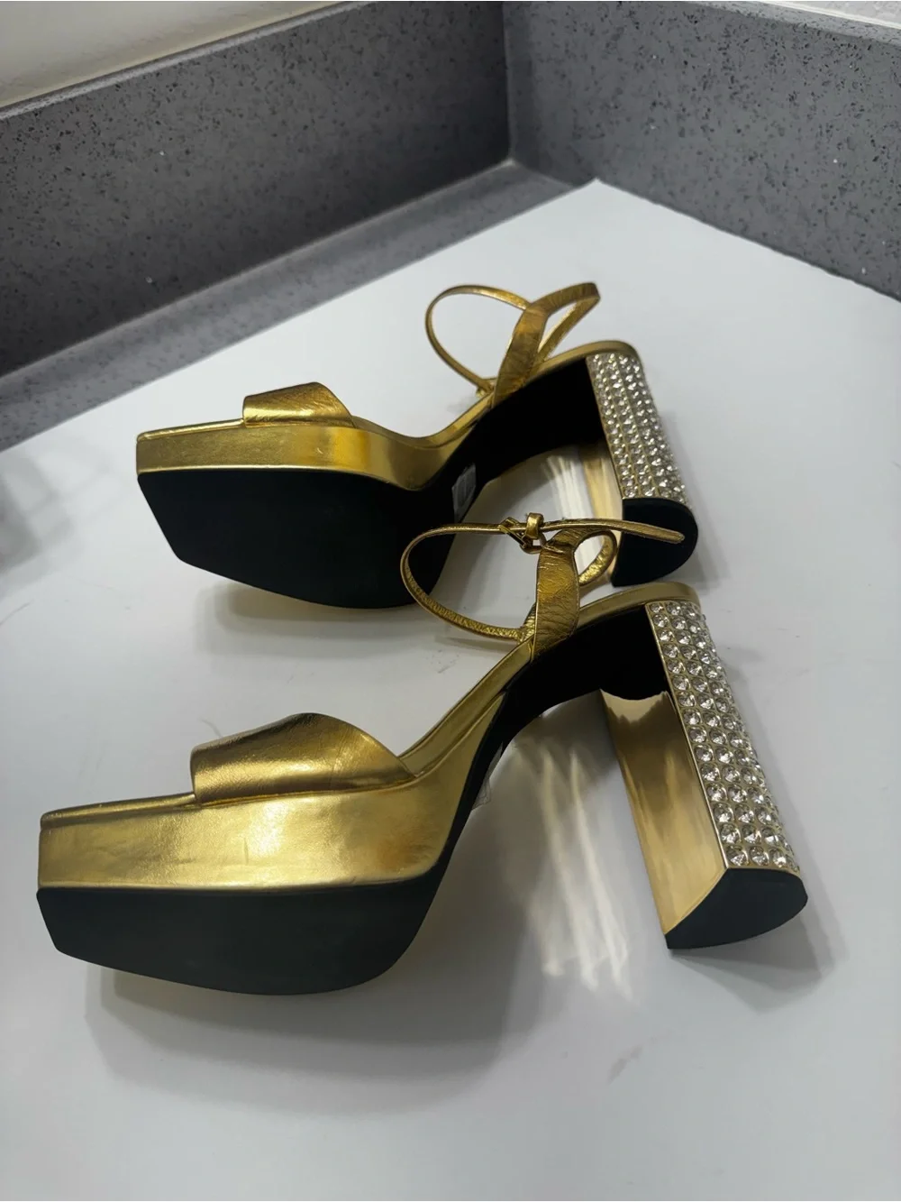 Jeffrey Campbell Dias Sandal Gold Metallic Crystal Detail Platform Sz 10